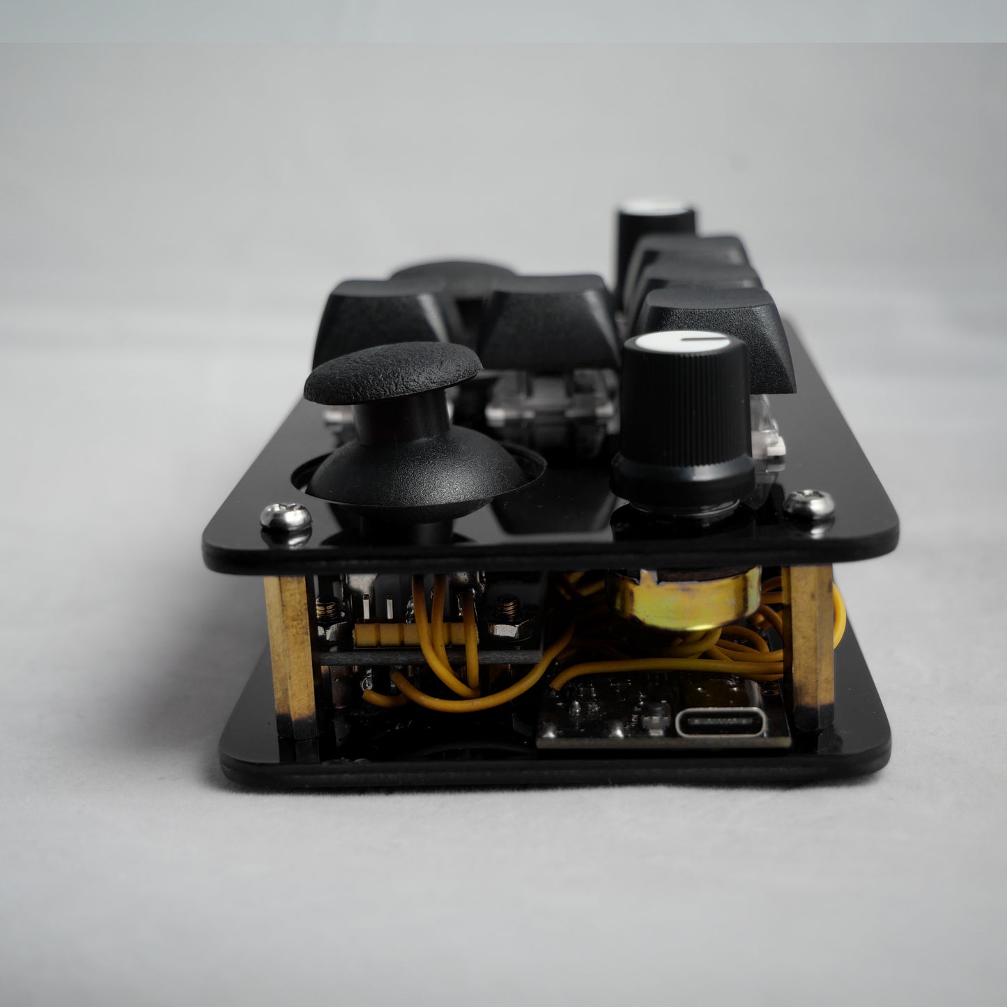 madMidi Black