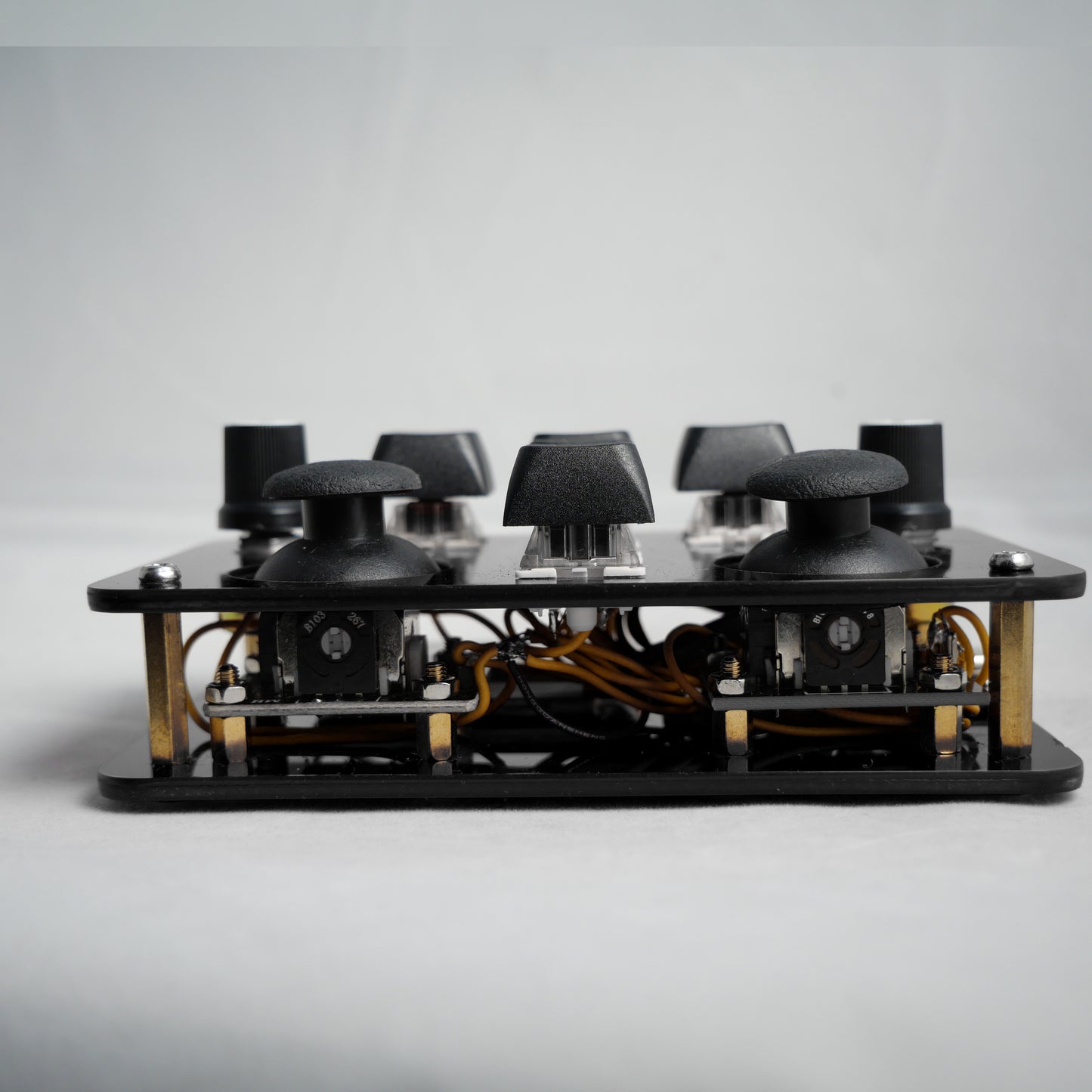 madMidi Black